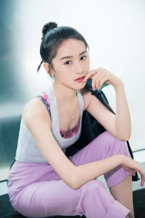 袁冰妍运动风时尚写真图片