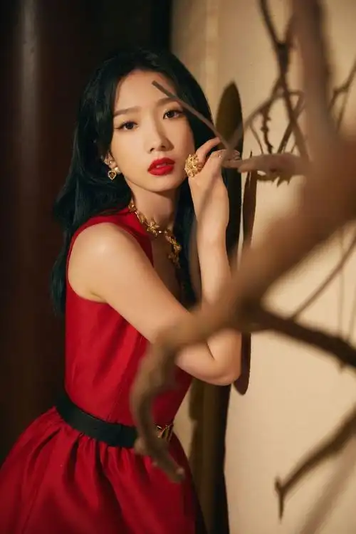 孟美岐冷得下巴在抖##孟美岐mute舞台和发抖的不是同一个人