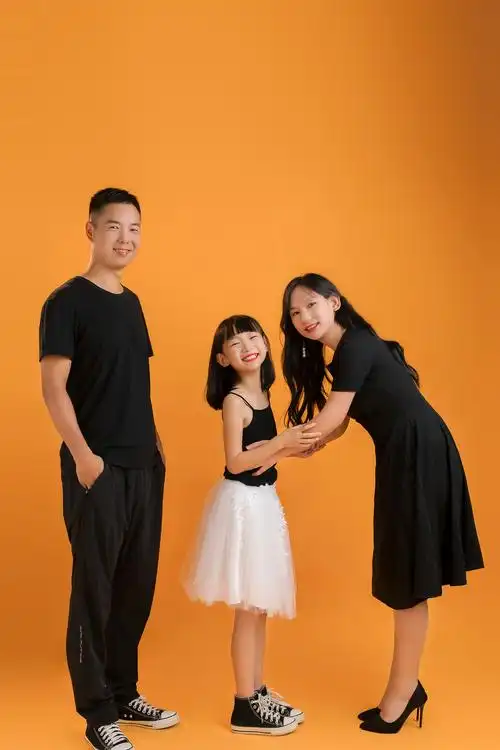 摄影师姓陈的儿童摄影作品《全家福》