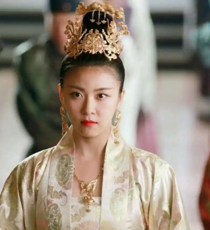 韩星古装:宋慧乔头上"果实累累",文彩元的脑门是长了香菇吗?