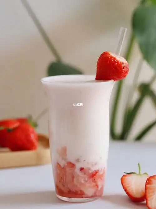 草莓酸奶杯strawberryyogurtcup