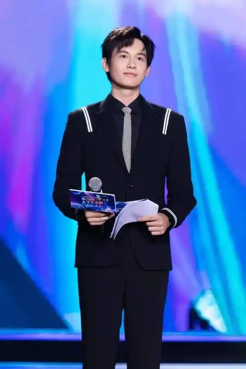 官宣 | 北京国际电影节·第31届大学生电影节 "青春同路人"胡先煦