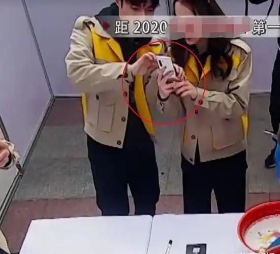 张艺兴和迪丽热巴因为公司要求的原因,他们之前一起参加综艺节目