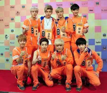 exo参加明星运动会鹿晗kris现场卖萌图