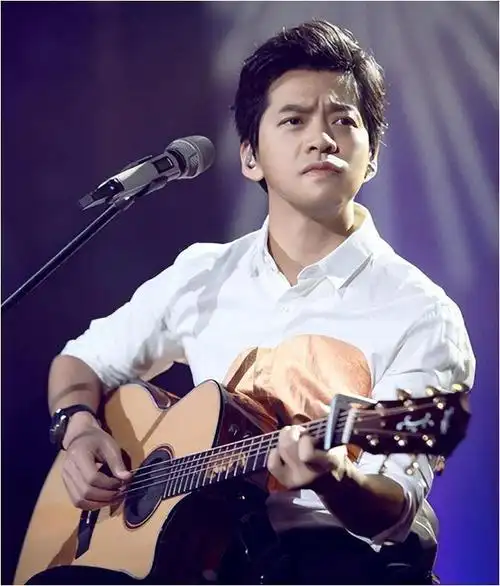 李健与余华把酒言欢文化圈新领袖已踏上辉煌大道