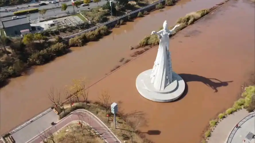 西昌月亮湖公园