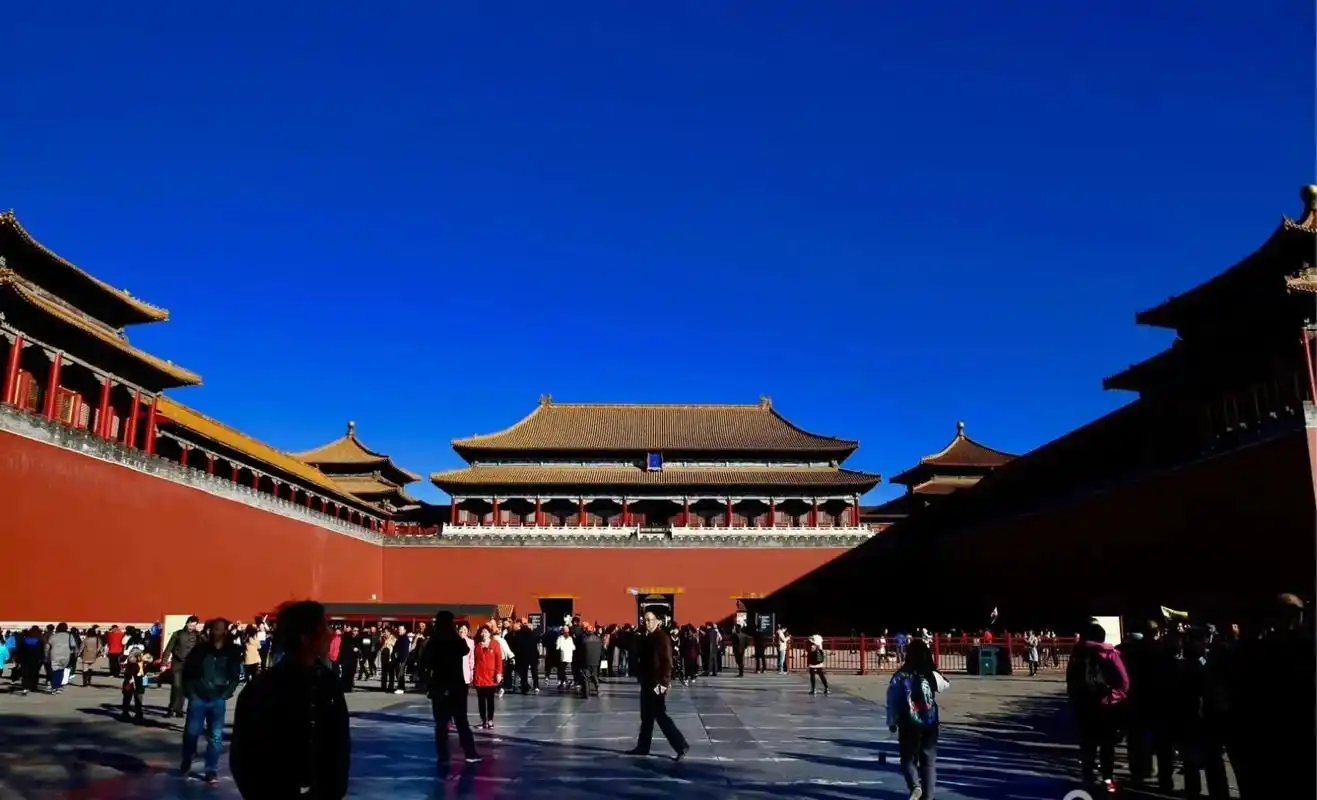 故宫午门.古代把经线叫子午线,南边为午北边为子,午门是紫禁城 - 抖音