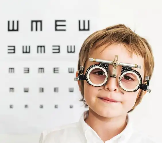 几十年的验光师,今天推荐几款,性价比的青少年近视防控眼镜给家长以供