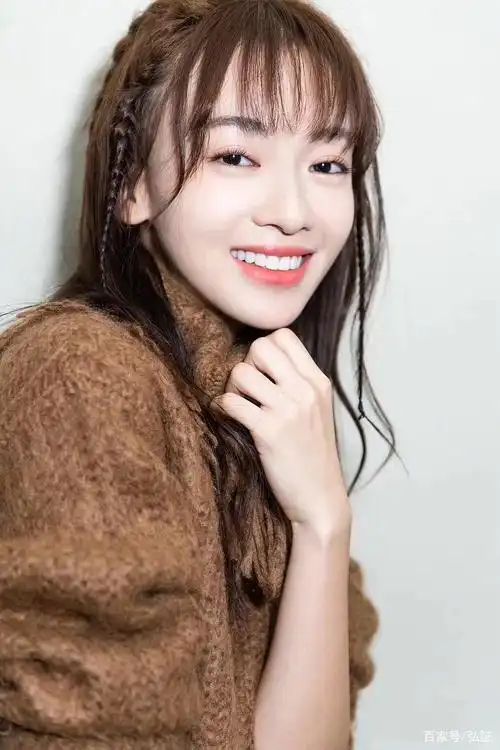 美图分享|"五斤盐"吴谨言,娇小可人,气质出众,少女感满满!