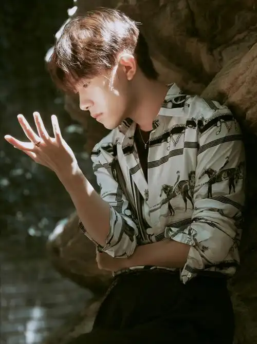 易烊千玺 新周刊杂志拍摄 - 堆糖,美图壁纸兴趣社区