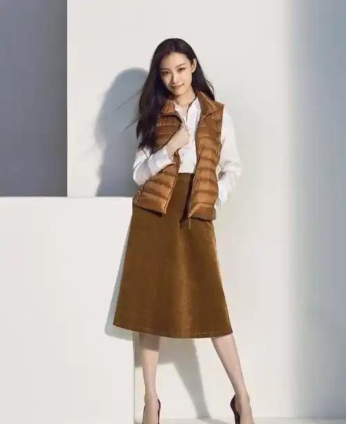 倪妮的穿搭,不同的组合技巧,唤醒春日搭配灵感_整体_白色_套装