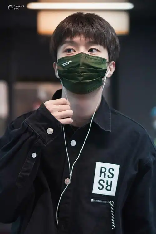 关注  范丞丞 评论 收藏