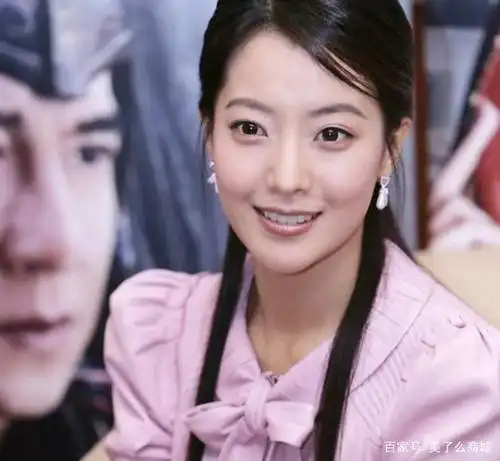 很多人都质疑金喜善是整容美女,然而看过她从小到大的照片,就知道