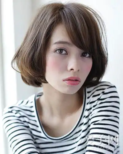 方脸适合什么发型_方形脸适合什么发型_方脸适合什么发型女生_方脸
