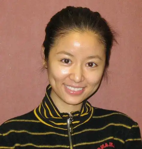 组图:林心如成名前旧照曝光 清纯少女圆润可爱