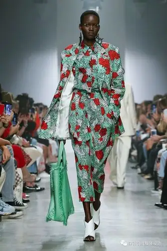 工艺| 服装设计中会用到哪些特殊工艺呢?设计师的你必须了解下!