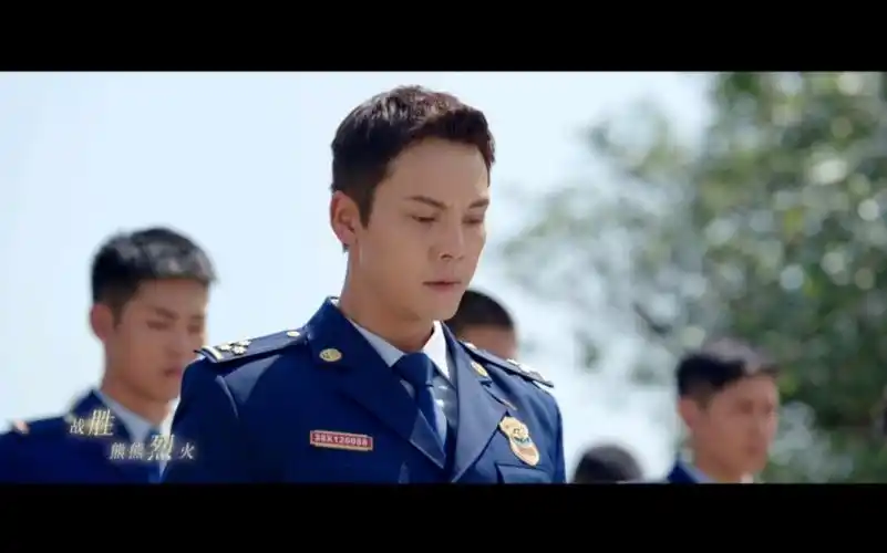 【陈伟霆电视剧】《照亮你》使命主题曲《如果你也深爱这世界》mv今日