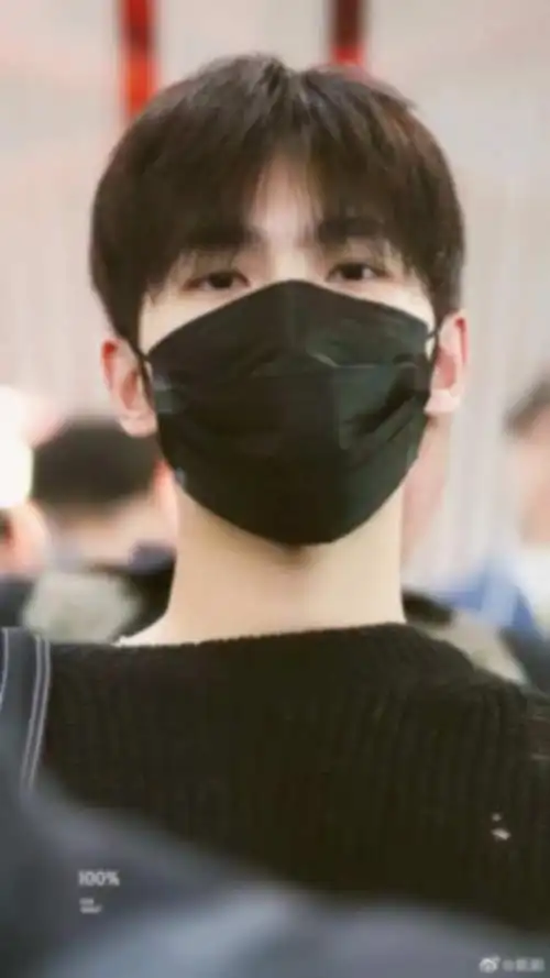 口罩也挡不住杨洋的帅气啊颜值高的人就是不一样,晚安@杨洋