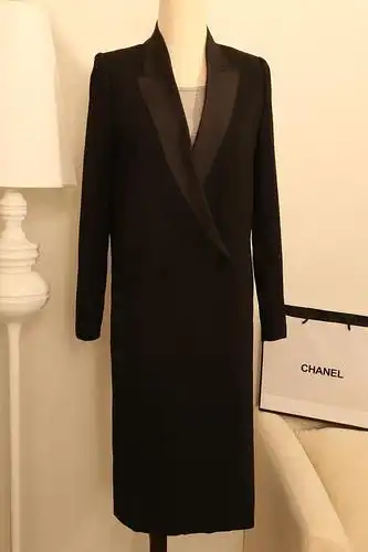 {印象红场}ecru 缎面拼接宽松直筒 中长款…-堆糖,美好生活研究所