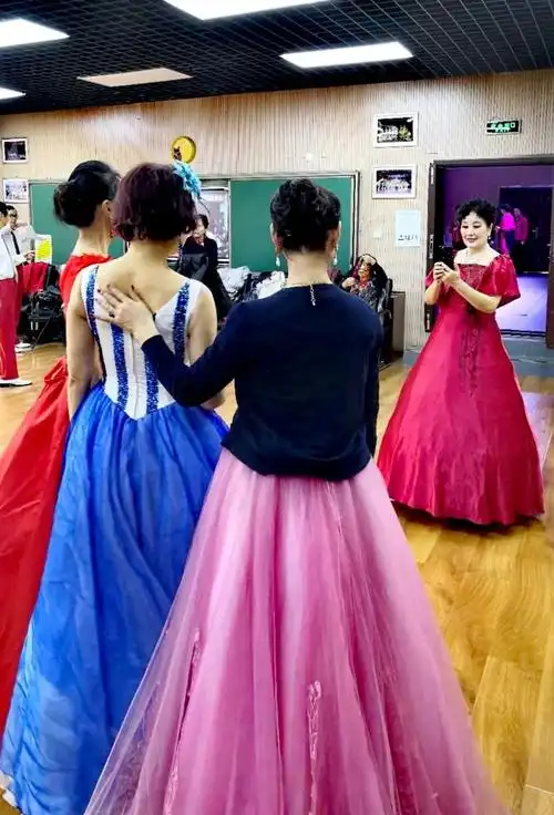 风雨彩虹 铿锵玫瑰