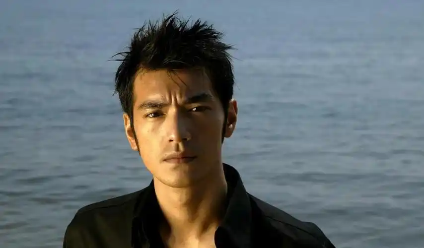 国际上最帅的十个混血男星(全球公认最帅混血男明星)(2)