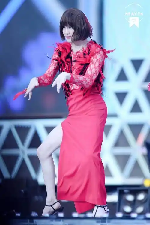 金俊勉女装照片 谢谢了