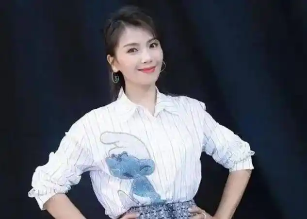 刘涛相中一块20万的玉,助理:100块能拿下,刘涛:拿下给你涨2万_玉石