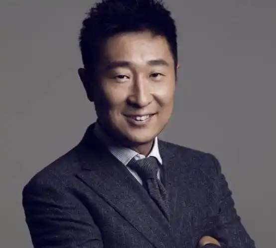 也认为这就是娱乐圈中的常态,但我们今天要说的这位演员与众不同,他的