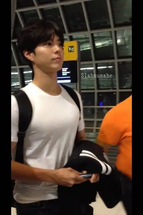 [朴宝剑][分享]180218 宝剑沉迷健身运动 发达胸肌令人羡慕