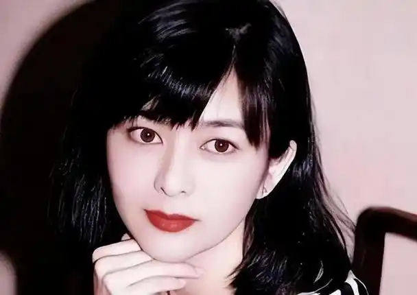 背了那么多年黑锅,终于被刘銮雄给澄清了,关之琳到底做了什么?