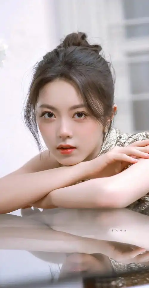 赵今麦最新妆造