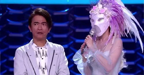 蒙面唱将猜猜猜第四季定档10月猜评团有他俩在应该稳了