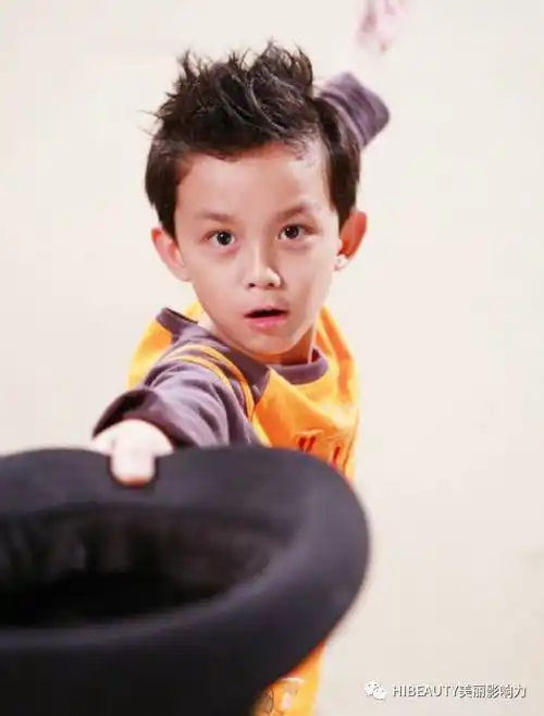 饰演小杨六郎;12月,参演电视剧《封神榜之凤鸣岐山》饰演"小哪吒",而