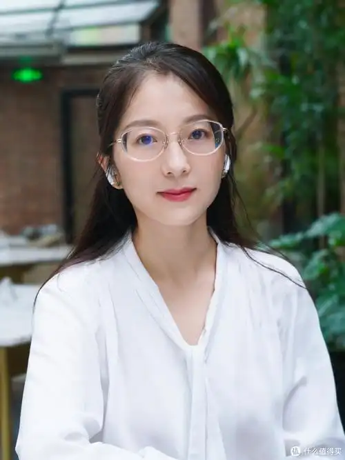 女律师的第一副外戴框架眼镜,蔡司泽锐线下配镜体验