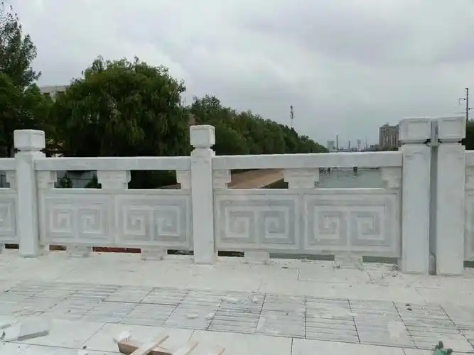 介绍几种常用的河道石材栏杆款式及造价,河道石材栏杆,石雕栏杆,河道