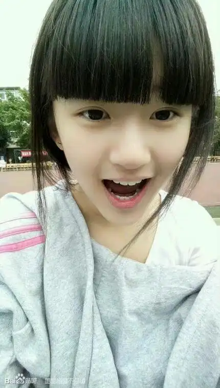 赵露思上学时期旧照