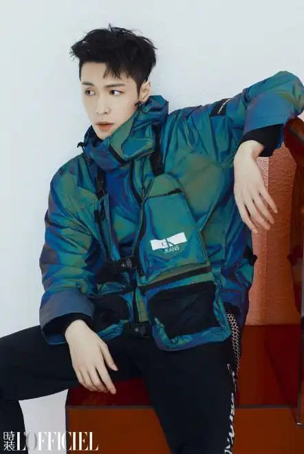 张艺兴登封秀腹肌和腰线真空穿牛仔外套性感外露