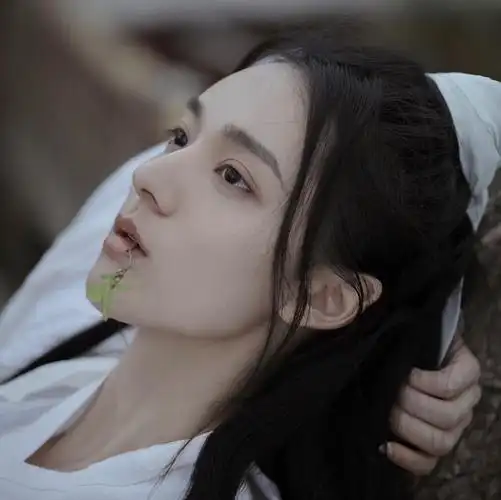 白衣洒脱的古风美男cosplay古风头像