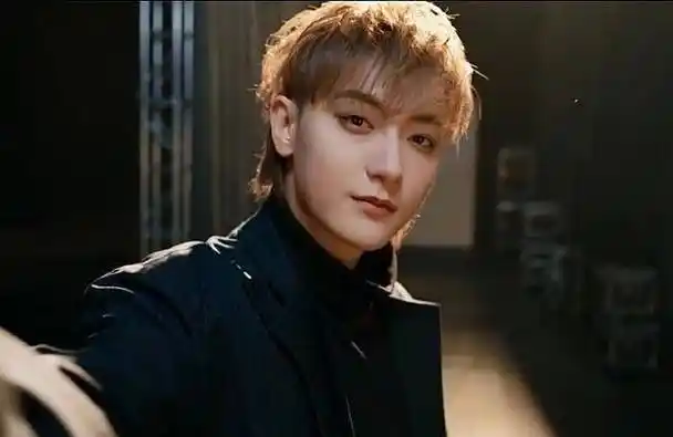 原创183cm的黄子韬现实中长啥样褪去滤镜网友是被低估的一位