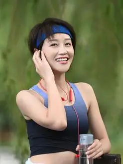 鲍雪(蓝盈莹饰演)