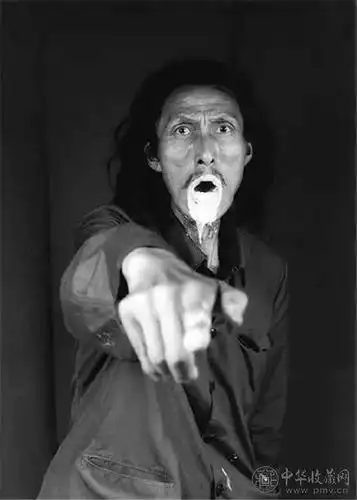 大同大张,《我看见了死亡》温普林中国前卫艺术档案提供行为艺术家