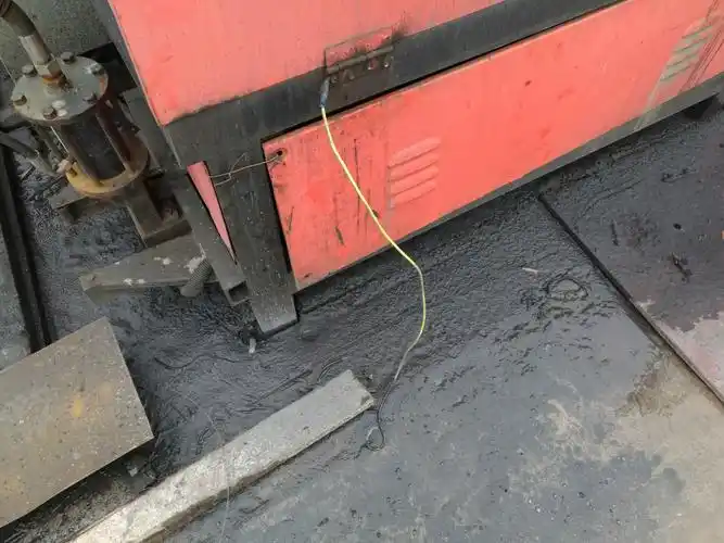 多处钢筋加工场的设备接地不规范2