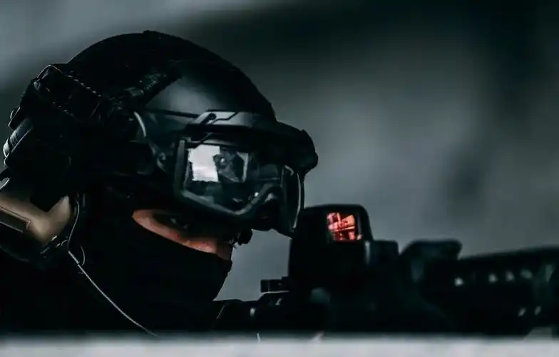 穿越火线手游cos最帅斯沃特