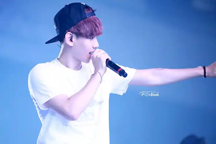 边伯贤精美桌面壁纸_帅气男神边伯贤