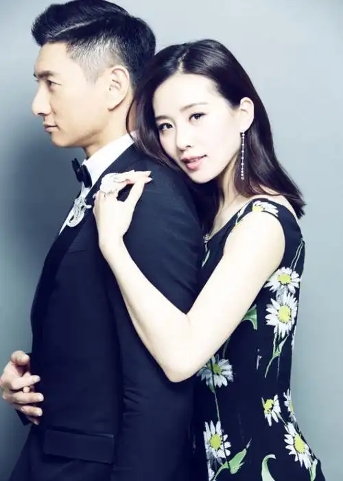 刘诗诗吴奇隆情侣写真图片,甜蜜美好羡煞旁人