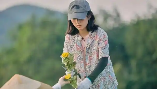 "国民闺女"张子枫:被冯小刚夸奖,与徐峥搭戏,内心强大演技棒