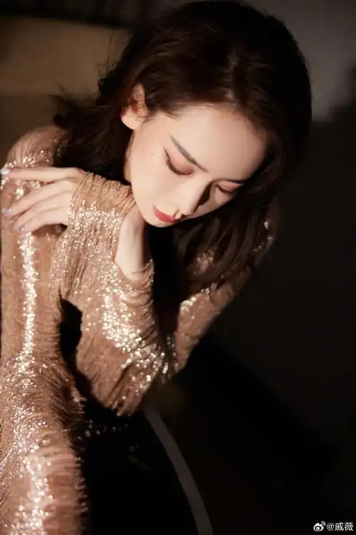 hello时装周##戚薇时尚图鉴