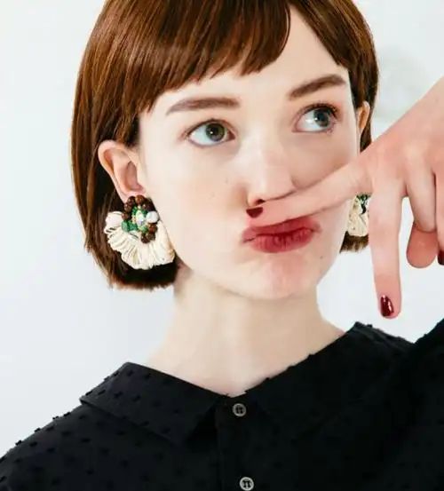 今年流行短刘海发型 盐系眉上刘海推荐_刘海发型 - 美发站