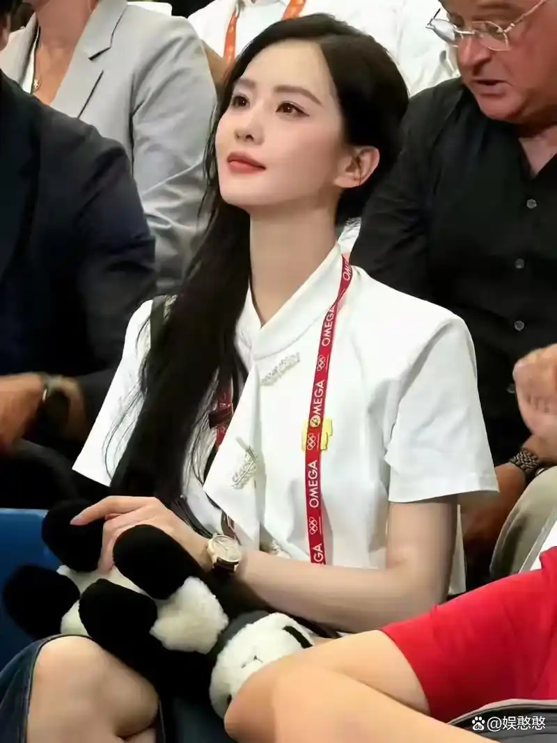 刘诗诗巴黎奥运证件照曝光,东方美人魅力无法挡!