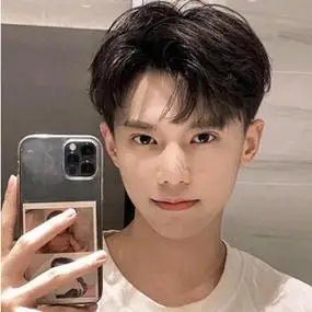 韩版中分发型欣赏男明星的温柔中分发型对于脸型微胖的男生来说中分